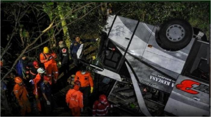 ইন্দোনেশিয়ায় শিক্ষার্থীবাহী বাস গিরিখাতে, নিহত ২৭